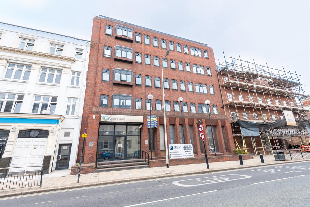 2 bedroom flat for sale