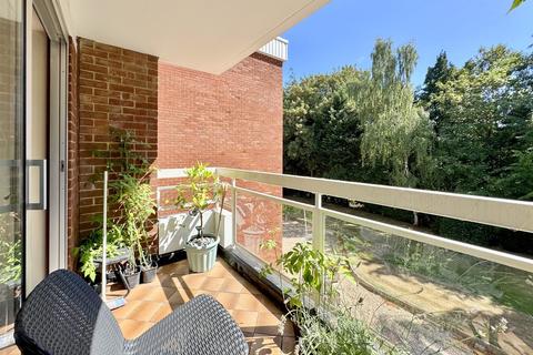 2 bedroom apartment for sale, Branksome Wood Road, Bournemouth, BH4