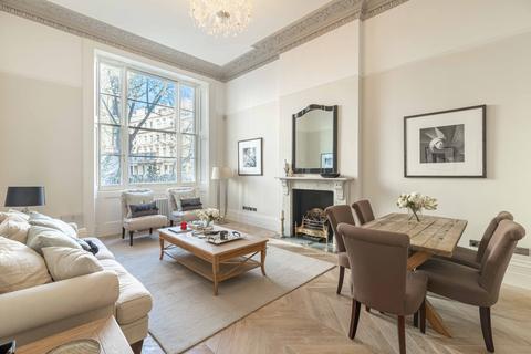 3 bedroom flat to rent, Queens Gardens, Bayswater, London, W2