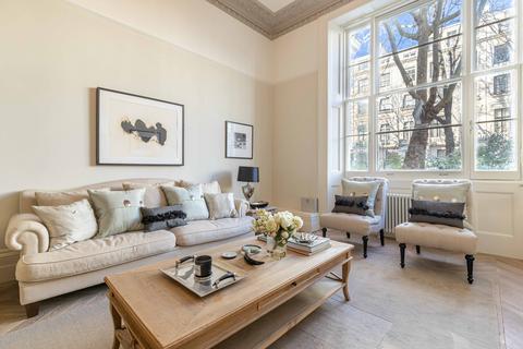 3 bedroom flat to rent, Queens Gardens, Bayswater, London, W2
