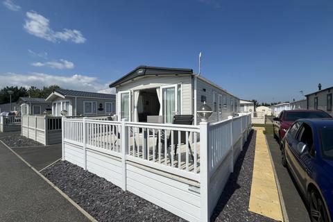 2 bedroom lodge for sale, Suffolk Sands Caravan Park, Carr Road, Felixstowe IP11