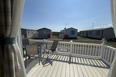 2 bedroom lodge for sale, Suffolk Sands Caravan Park, Carr Road, Felixstowe IP11