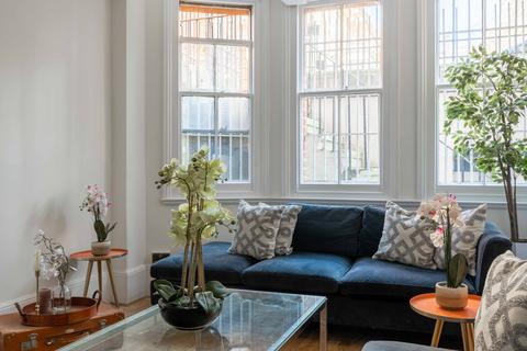 3 bedroom flat to rent, Cadogan Square, London, SW1X