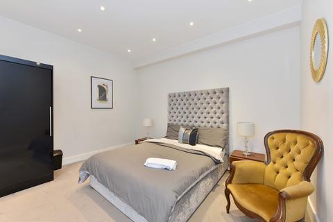 undefined, Queens Gate, London, SW7