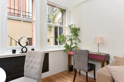 2 bedroom flat to rent, Cadogan Square, London, SW1X