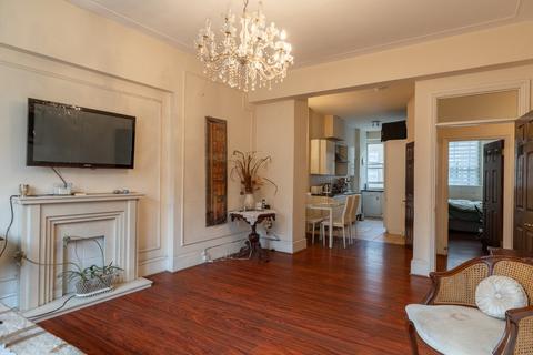 3 bedroom flat to rent, Thurloe Place, London, SW7
