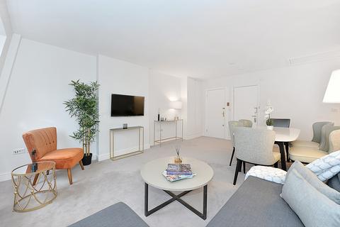 2 bedroom flat to rent, Cadogan Square, London, SW1X