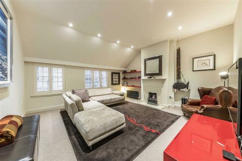 undefined, Hallam Mews, London W1W