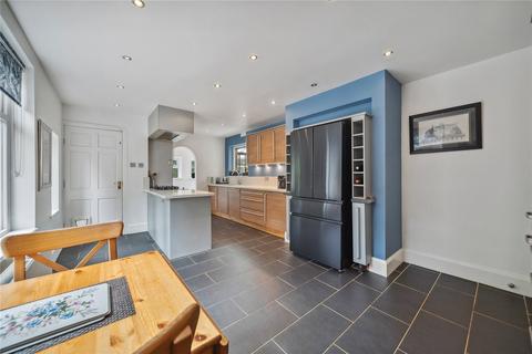 4 bedroom detached house for sale, Ingledew Drive, Leeds, West Yorkshire