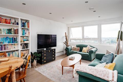 2 bedroom flat for sale, Seven Sisters Road, Finsbury Park