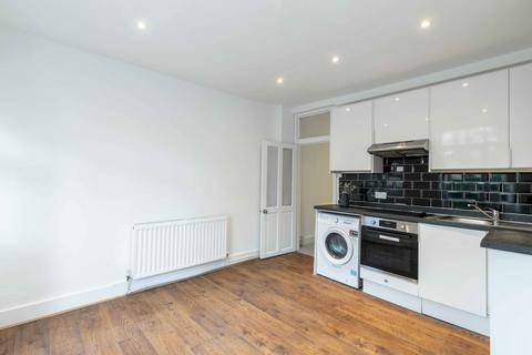 2 bedroom flat to rent, Anselm Road, Fulham, London, SW6