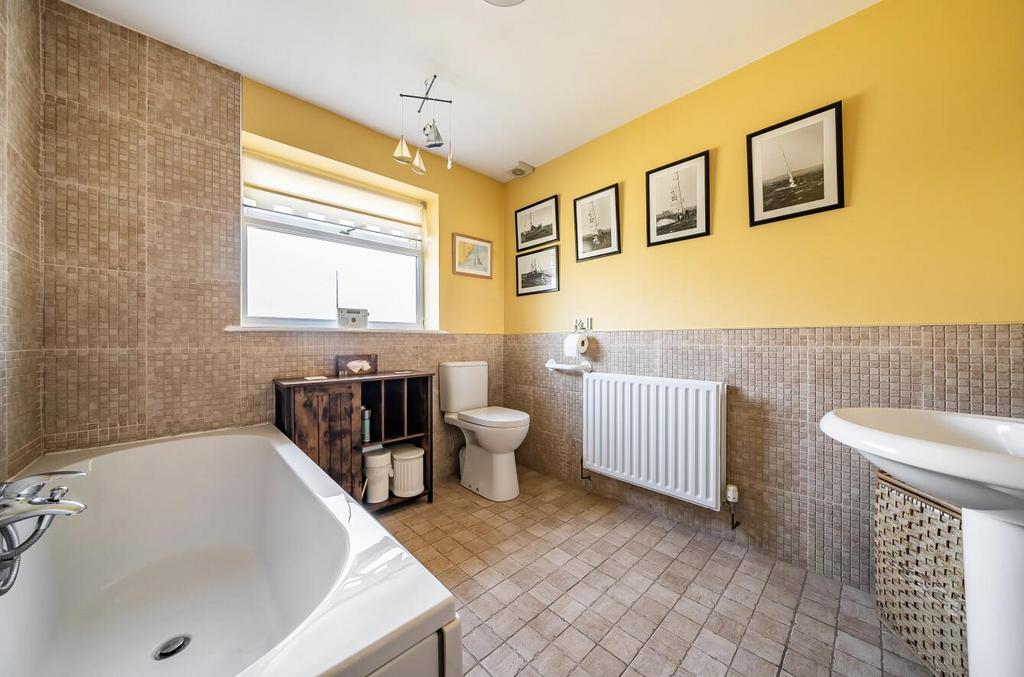 Bathroom.jpg