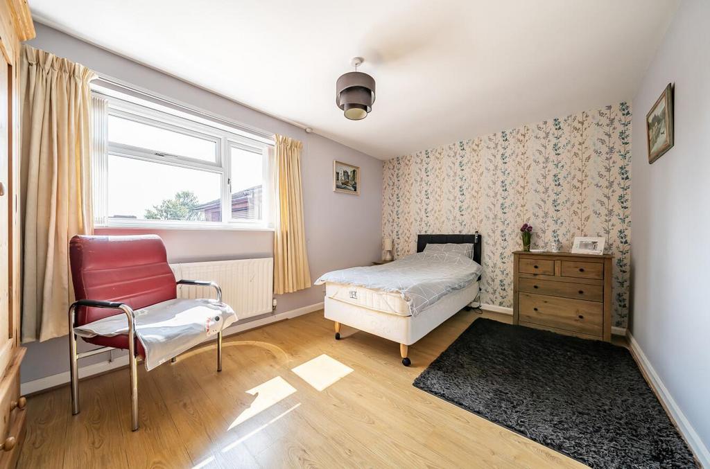Bed3.jpg