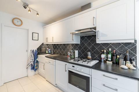 2 bedroom flat to rent, Walham Green Court, Fulham, London, SW6