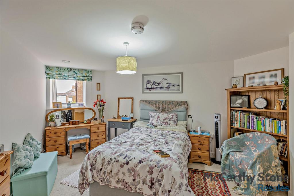 8660042-interior11-800.jpg