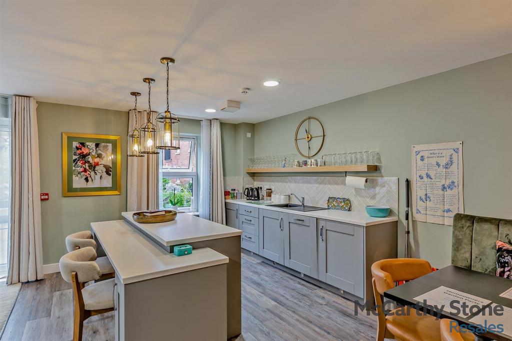 8660042-interior18-800.jpg