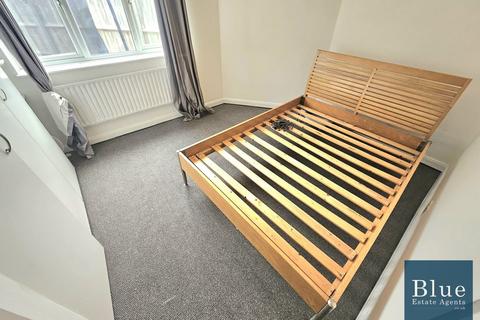 undefined, Newlands Close, Southall, UB2