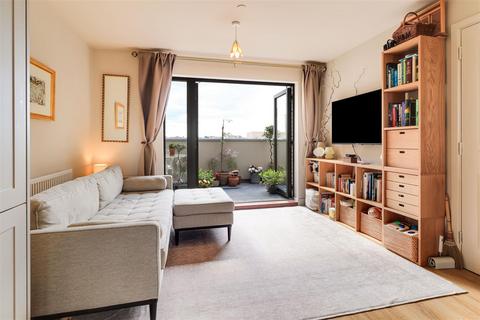 2 bedroom flat for sale, Patagonia Way, Cambridge CB3
