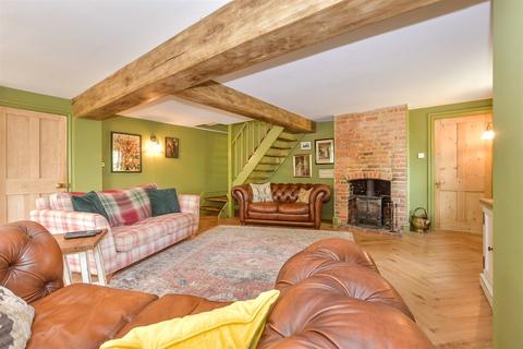 4 bedroom cottage for sale, Lenham Road, Headcorn, Maidstone, Kent
