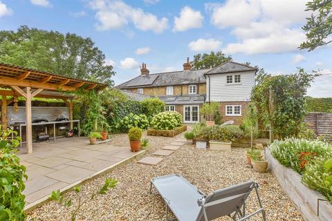 4 bedroom cottage for sale, Lenham Road, Headcorn, Maidstone, Kent