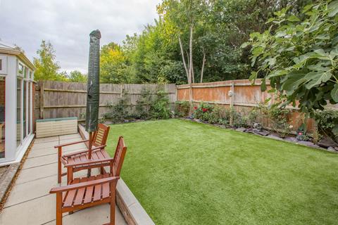8 Daisy Close, Corby, NN18 8LD