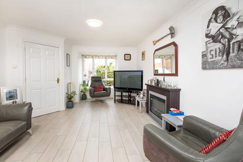 8 Daisy Close, Corby, NN18 8LD
