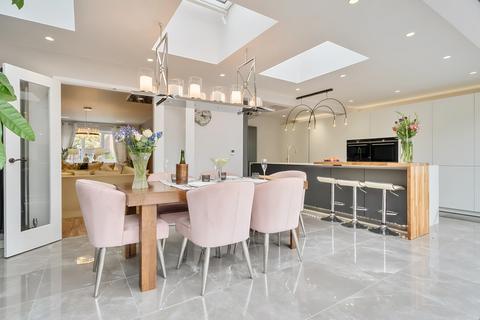 4 bedroom detached house for sale, Pennington Close, Colden Common, Winchester, Hampshire, SO21