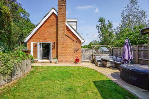 3 bedroom detached house for sale, Woodland Way, Crowhurst