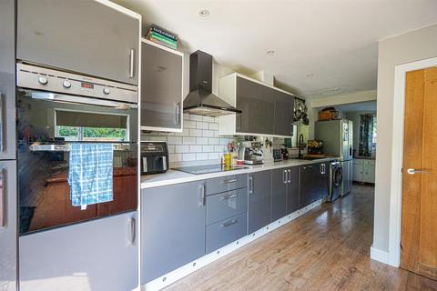 3 bedroom detached house for sale, Woodland Way, Crowhurst