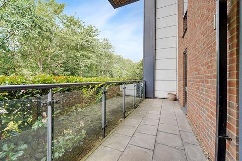 2 bedroom apartment for sale, Alderton Hill, Loughton