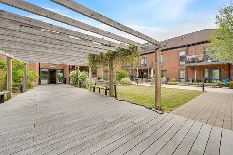 2 bedroom apartment for sale, Alderton Hill, Loughton