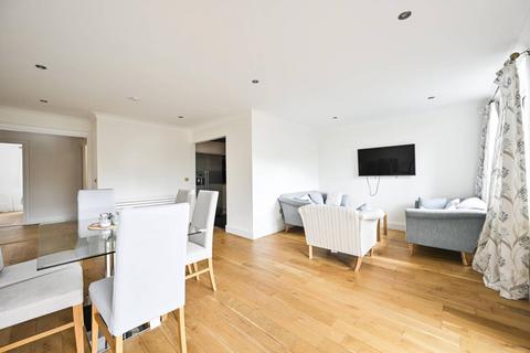 3 bedroom flat for sale, North Bank, St John's Wood, London, NW8