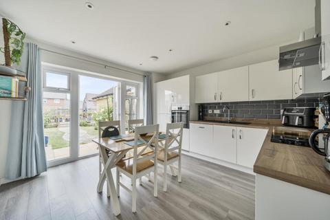 undefined, Carterton,  Oxfordshire,  OX18