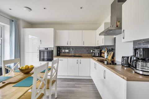 undefined, Carterton,  Oxfordshire,  OX18