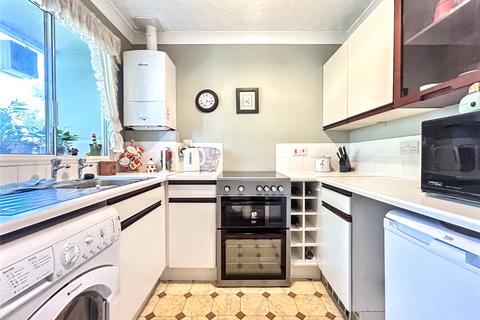 1 bedroom flat for sale, Meresborough Road, Rainham, Gillingham, Kent, ME8