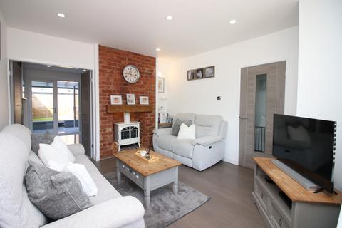 2 Wimbledon Avenue, Thornton-cleveleys, FY5 1SA