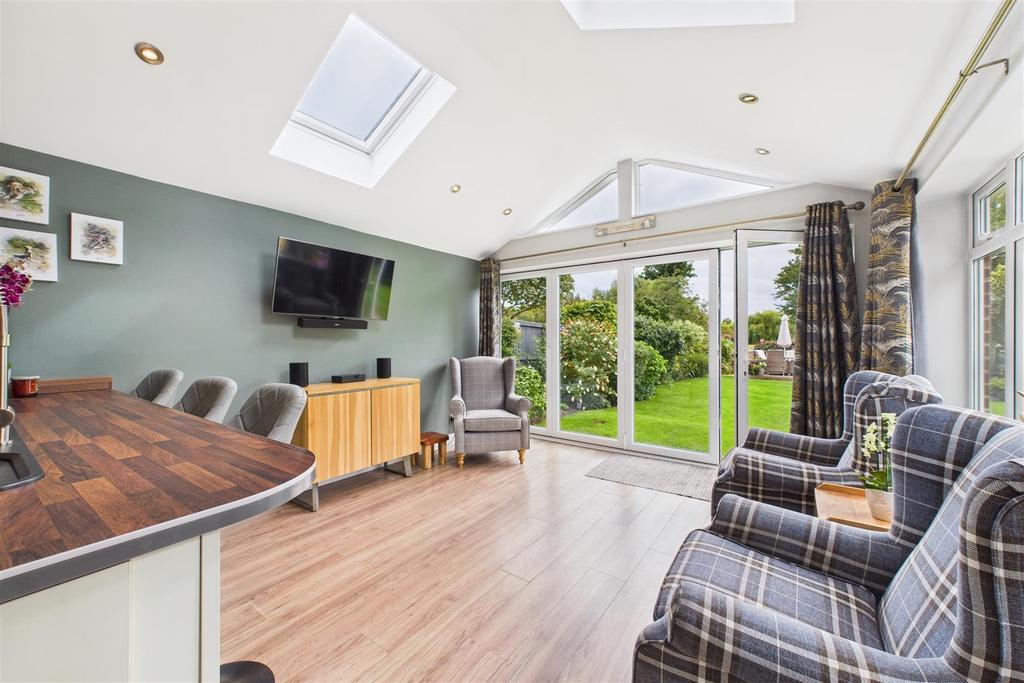 Kitchen/Garden Room