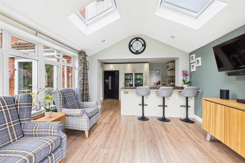 4 bedroom detached house for sale, De Havilland Way, Newark
