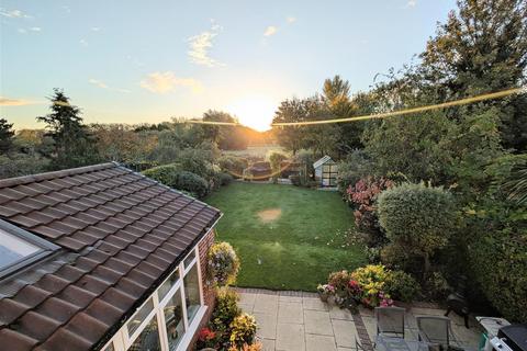 4 bedroom detached house for sale, De Havilland Way, Newark