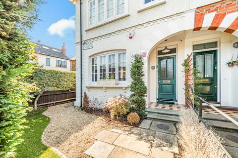 1 Grena Gardens, Richmond, TW9 1XP