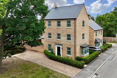 4 bedroom townhouse for sale, Central Avenue, Brampton, Huntingdon, PE28