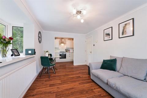 35 Sevenoaks Close, Sutton, SM2 6NL
