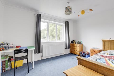 6 Cavell Close, Nottingham, NG11 8PW