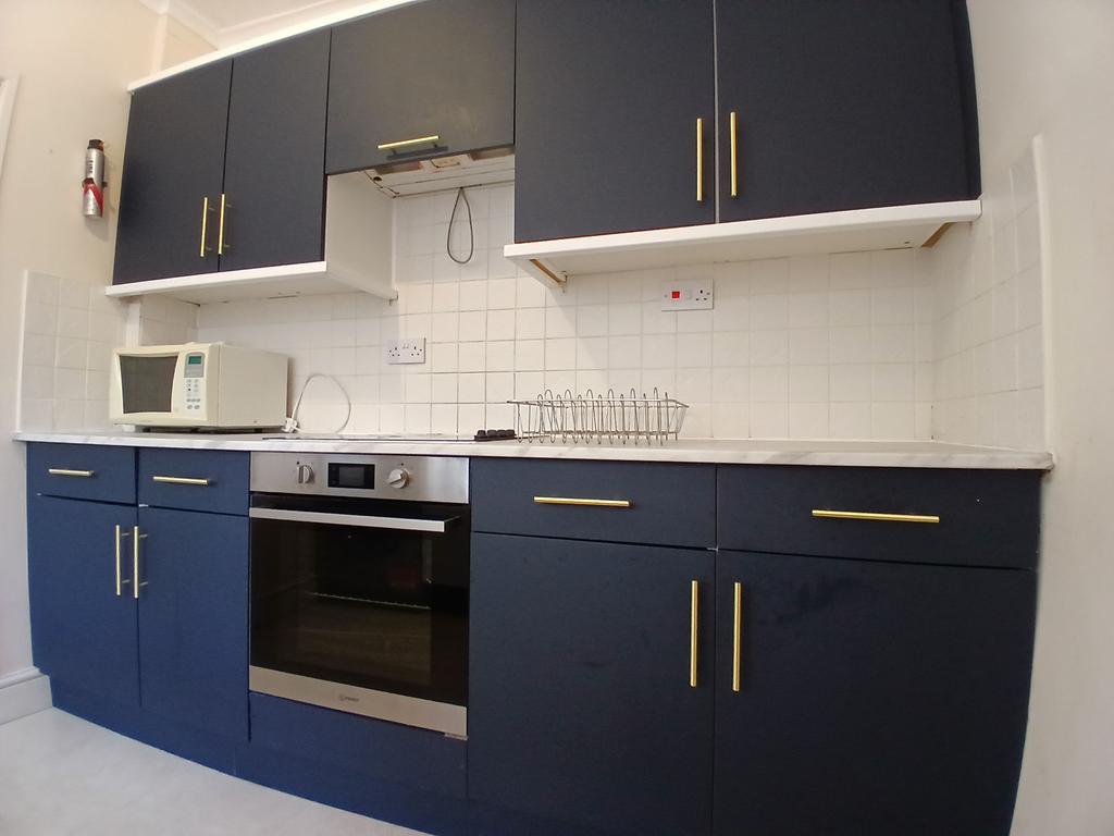 Kitchen (2)