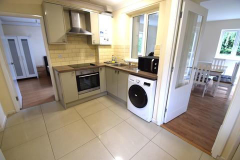 5 bedroom semi-detached house to rent, CLOSE TO UEA ALL BEDROOMS EN SUITE