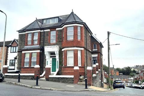Court Road, Barry, CF63