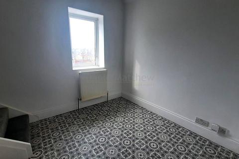 2 bedroom flat for sale, Court Road, Barry, CF63