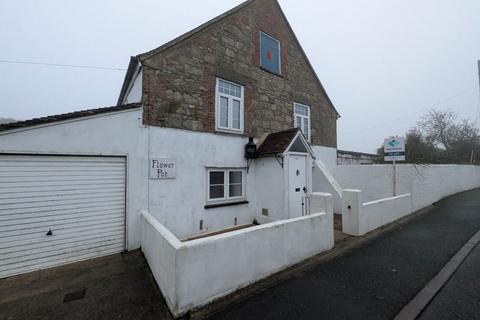 5 bedroom house to rent, Newport Road, Cowes, Isle of Wight