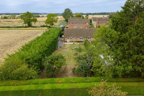 undefined, Pingle Bank, Holme, PE7