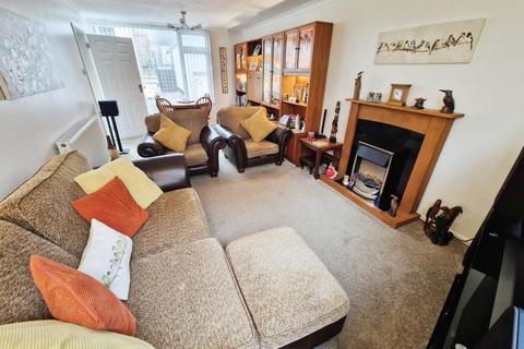 51 Carlyon Gardens, Exeter, EX1 3AG